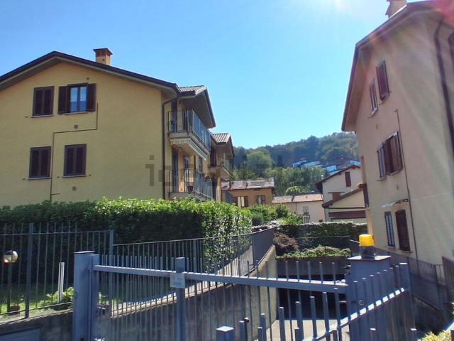 Appartamento in vendita a Robbiate, Lecco
