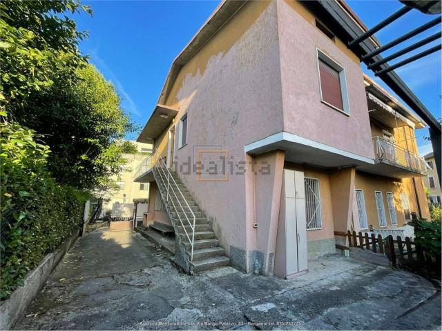 Appartamento in vendita a Gorle, Lombardia