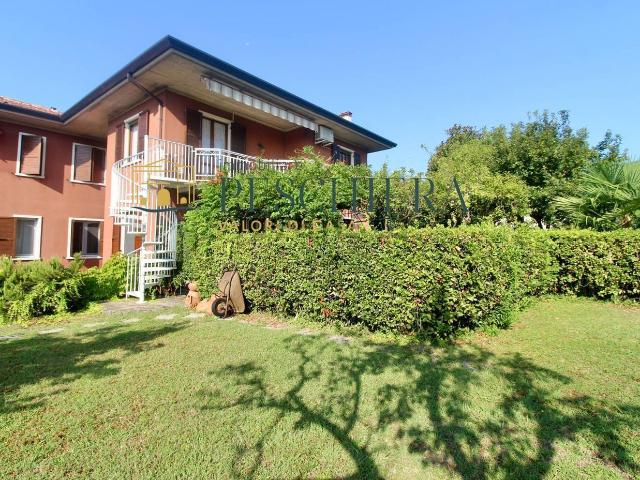 Appartamento in vendita a Peschiera Del Garda, Veneto