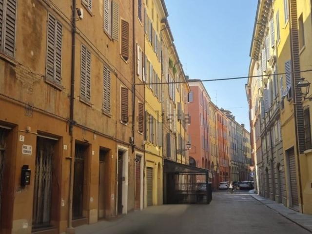 Appartamento in vendita a Centro Storico, Modena