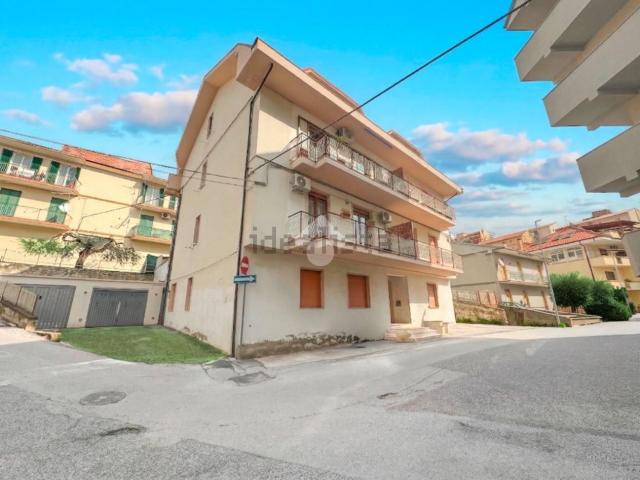 Appartamento in vendita a Chieti, Abruzzo