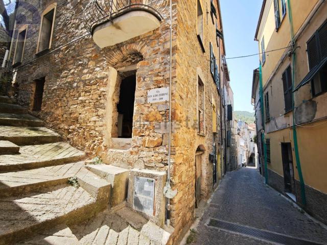 Appartamento in vendita a Imperia, Liguria