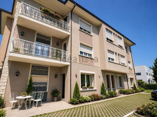 Appartamento in vendita a Villaggio Famiglia, Rovato