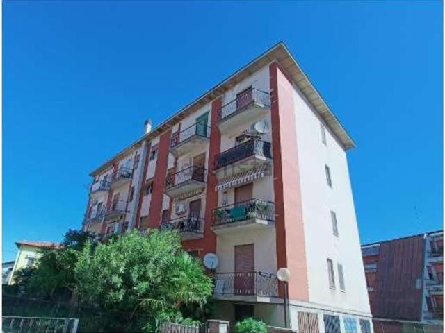 Appartamento in vendita a Cerano, Novara