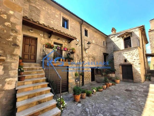 Appartamento in vendita a Castiglione In Teverina, Lazio