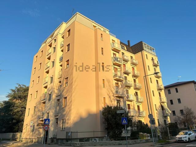 Appartamento in vendita a Rozzano, Lombardia
