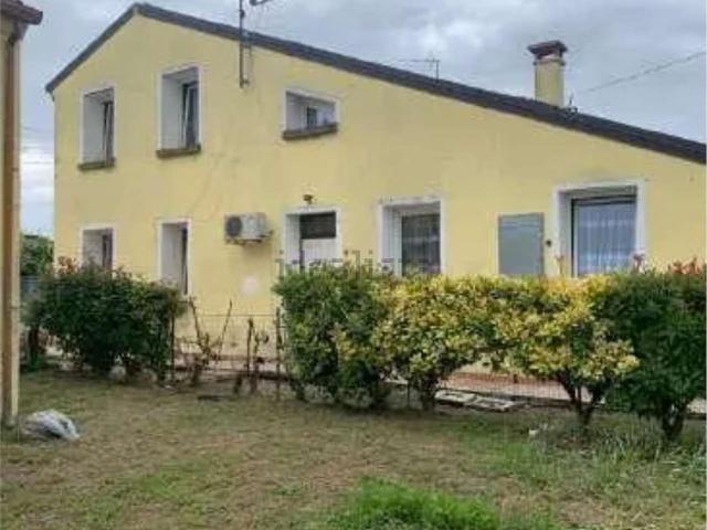 Appartamento in vendita a Menà, Castagnaro