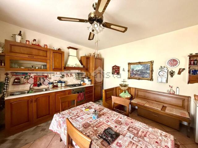 Appartamento in vendita a Lugagnano Val D'arda, Reggio Emilia