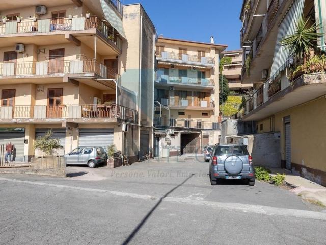 Appartamento in vendita a Ficarazzi, Aci Castello