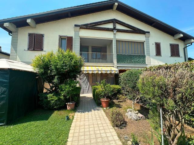 Appartamento in vendita a Roncaro, Lombardia