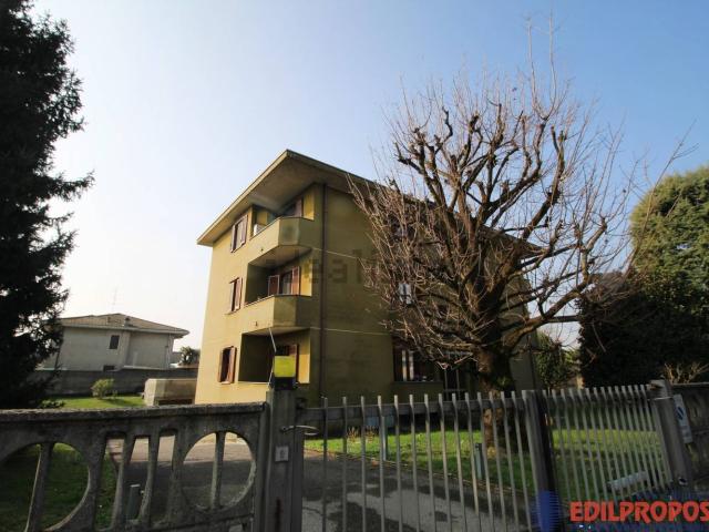 Appartamento in vendita a Lazzate, Lombardia