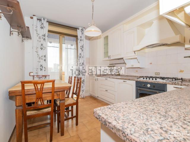 Appartamento in vendita a Rotonda, Modena