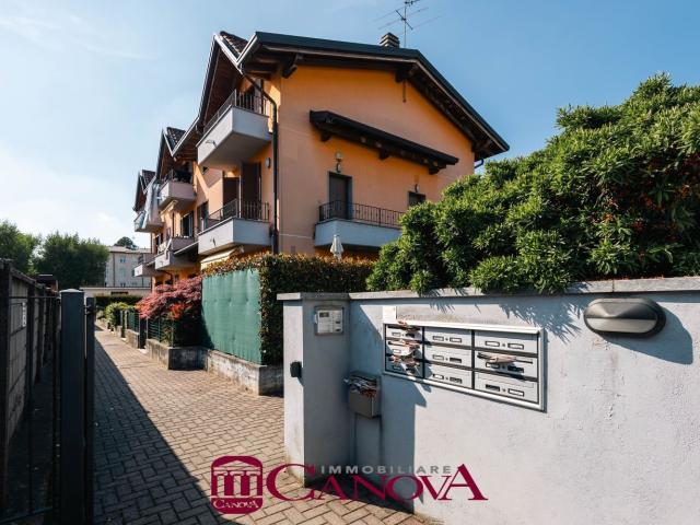 Appartamento in vendita a Cadorago, Lombardia