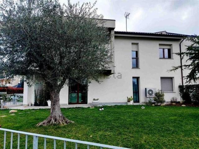 Appartamento in vendita a Casine, Marche