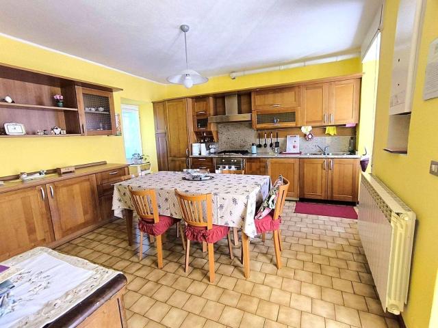 Appartamento in vendita a Galbiate, Lombardia