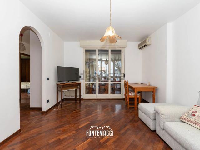 Appartamento in vendita a Pesaro, Pesaro E Urbino