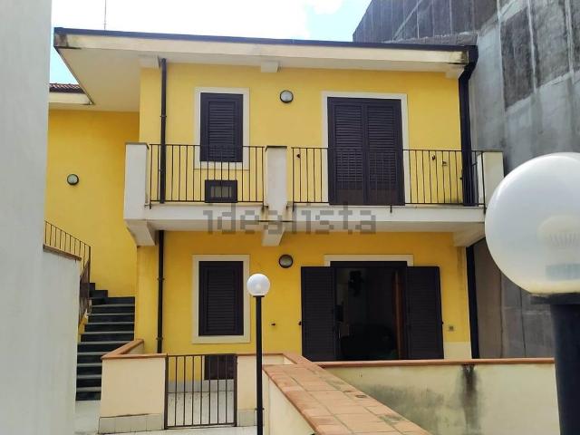 Appartamento in vendita a Acireale, Catania