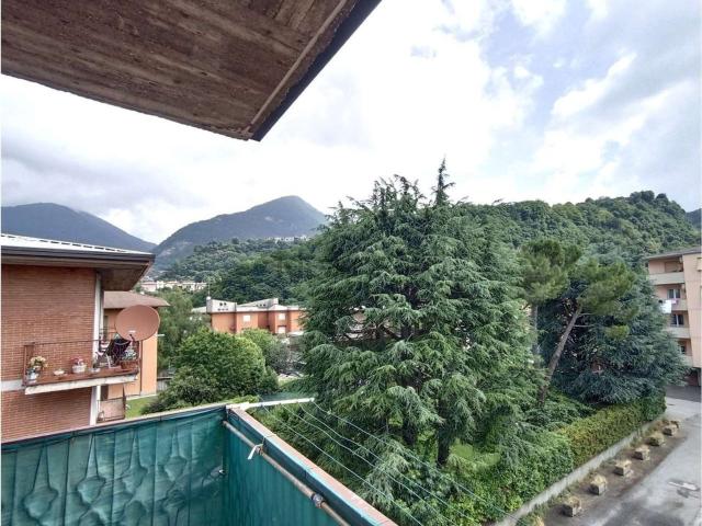 Appartamento in vendita a Lezza, Ponte Lambro