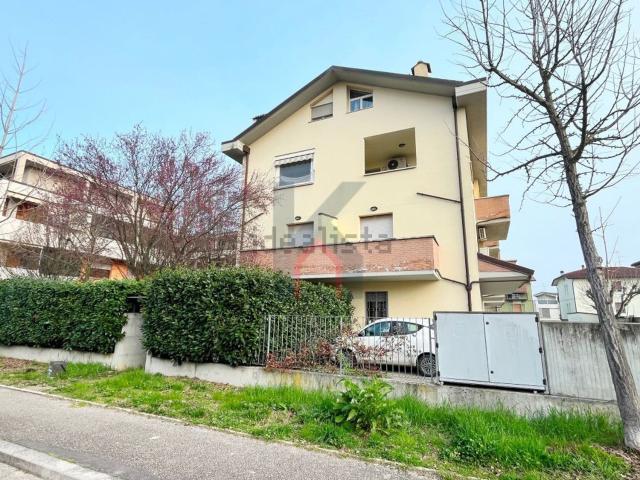 Appartamento in vendita a Unione di Comuni della Romagna Forlivese, Quattro