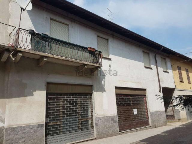 Appartamento in vendita a Carnago, Lombardia