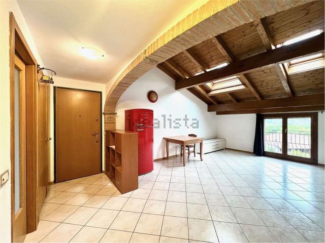 Appartamento in vendita a Borgnana, Cuasso al Monte