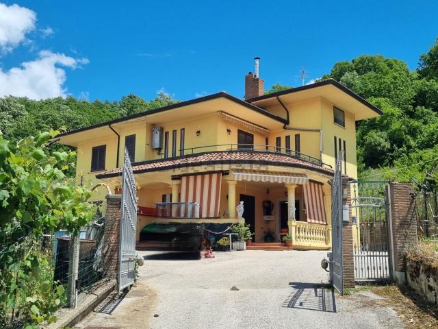 Appartamento in vendita a Montefalcione, Campania