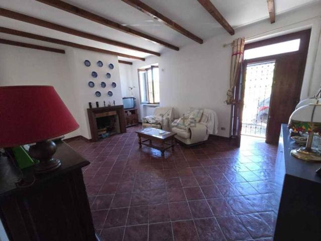Appartamento in vendita a Borgo Priolo, Lombardia
