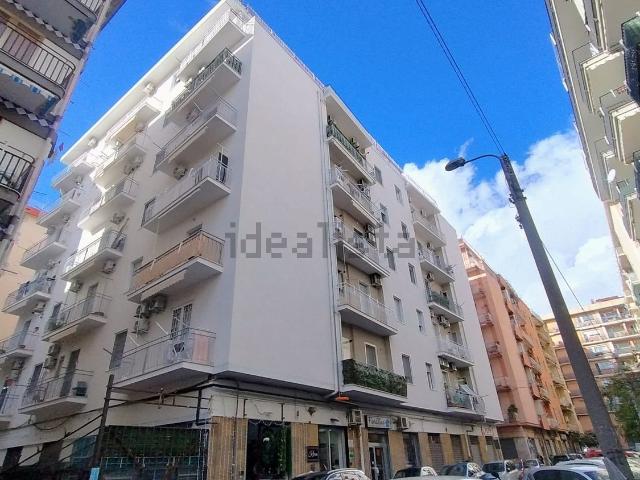 Appartamento in vendita a Salerno, Campania
