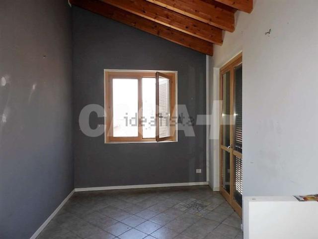 Appartamento in vendita a Travedona Monate, Lombardia