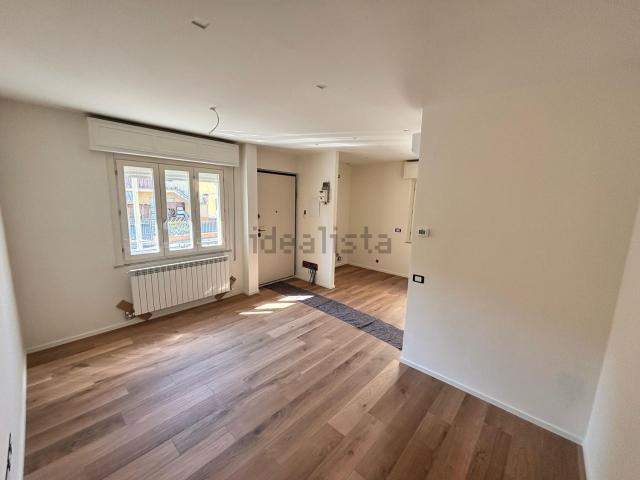 Appartamento in vendita a Pesaro, Pesaro E Urbino