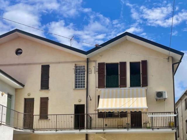 Appartamento in vendita a Giussano, Lombardia