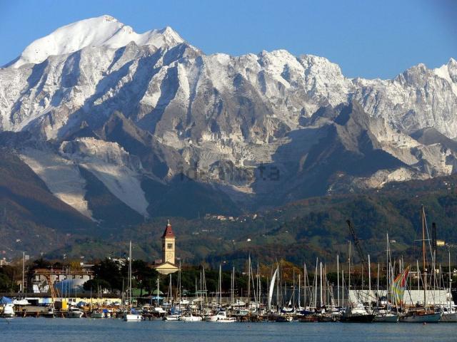 Appartamento in vendita a Marina di Carrara, Carrara