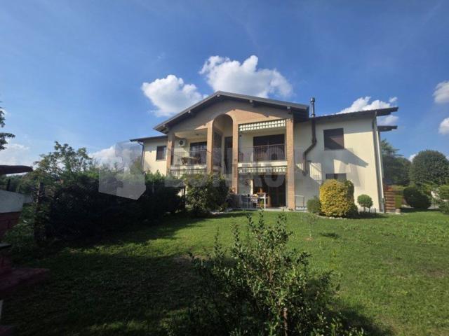 Appartamento in vendita a Mornago, Varese