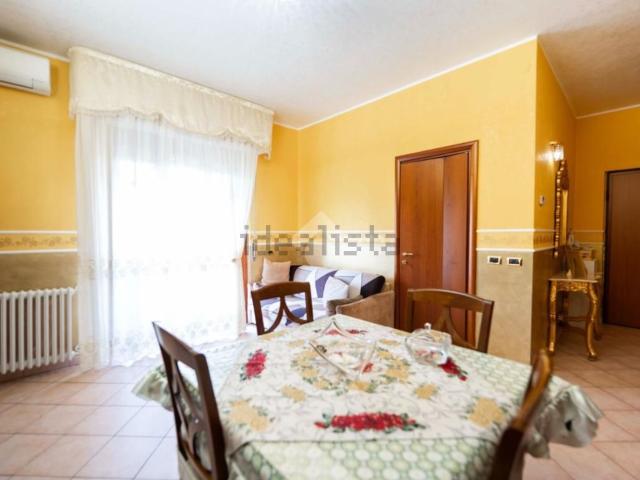 Appartamento in vendita a Biassono, Lombardia