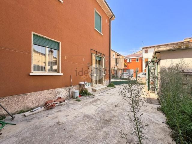 Appartamento in vendita a Sud-Est, Brenzone