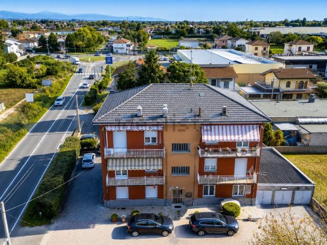 Appartamento in vendita a Cairate, Lombardia