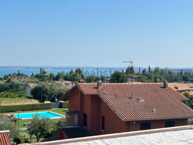 Attico in vendita a Padenghe Sul Garda, Brescia