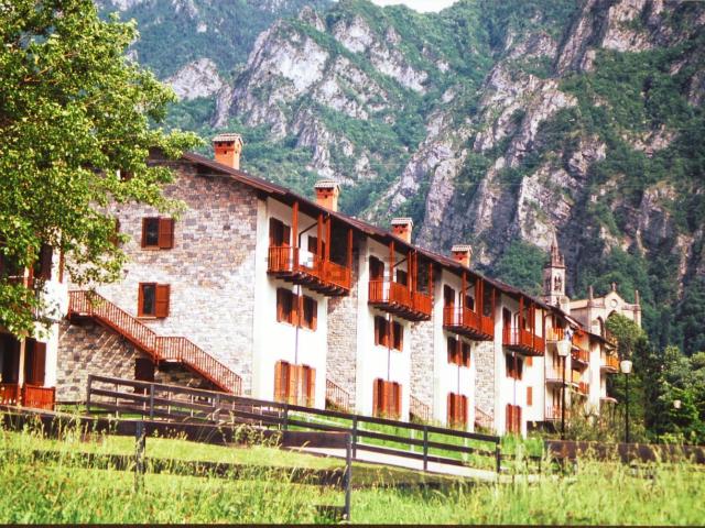 Appartamento in vendita a Castello, Piazza Brembana