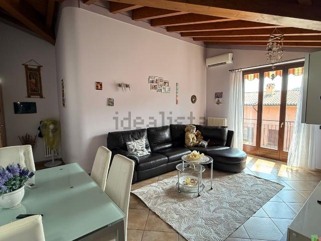Appartamento in vendita a Credaro, Lombardia