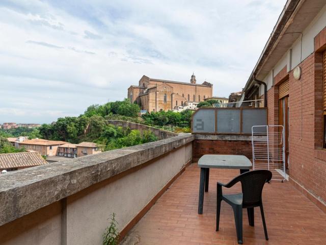 Attico in vendita a Ravacciano, Siena