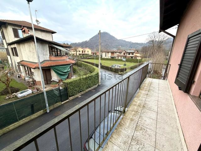 Appartamento in vendita a Ronago, Lombardia