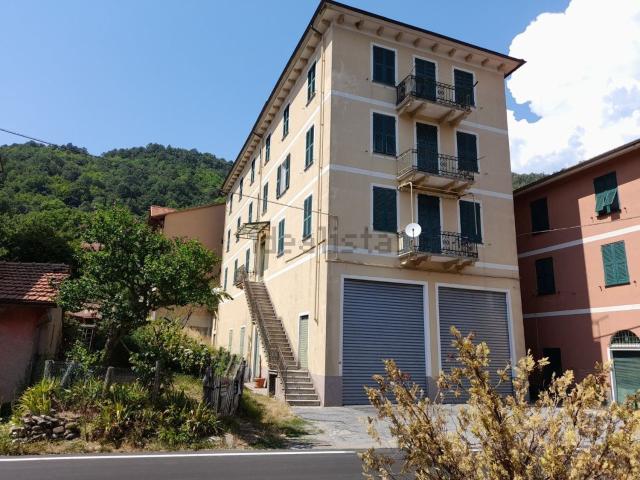 Appartamento in vendita a Montebruno, Liguria