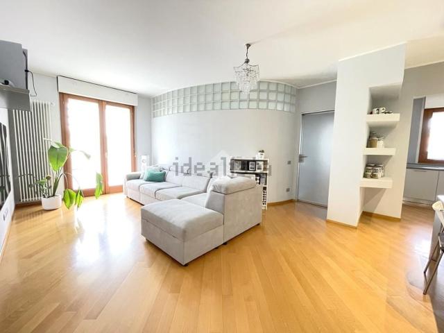 Appartamento in vendita a Cornaredo, Lombardia