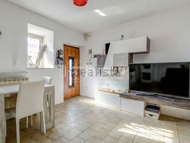 Appartamento in vendita a Casorate Sempione, Lombardia