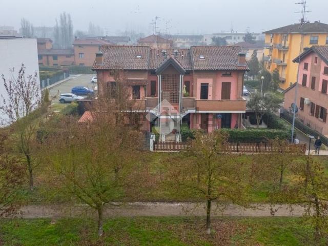 Appartamento in vendita a Terra di Mezzo, Re
