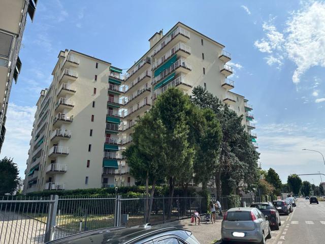 Appartamento in vendita a Quartiere Satellite, Pioltello