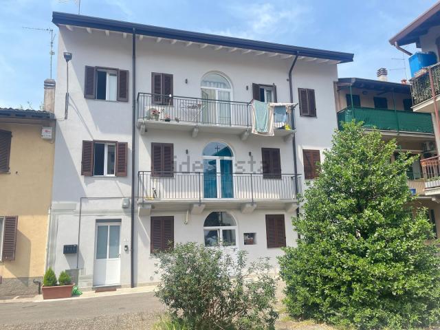 Appartamento in vendita a Rovello Porro, Lombardia