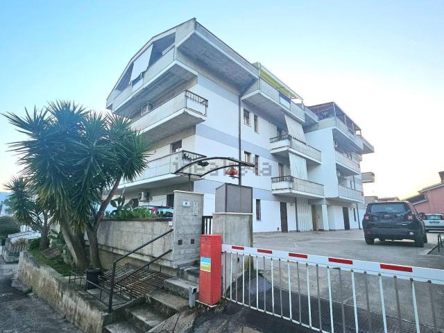 Appartamento in vendita a Bellante Stazione, Bellante