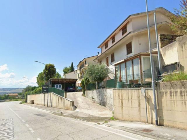 Appartamento in vendita a Castelnuovo, Marche