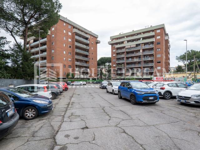 Appartamento in vendita a Cinecittà Est, Romanina